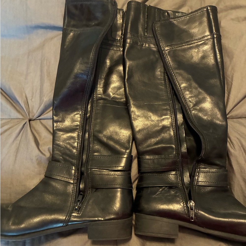 Black Heeled Boots for Women